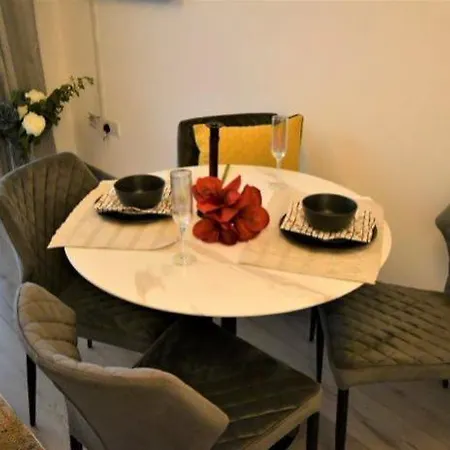 Lux One Bed * Birmingham
